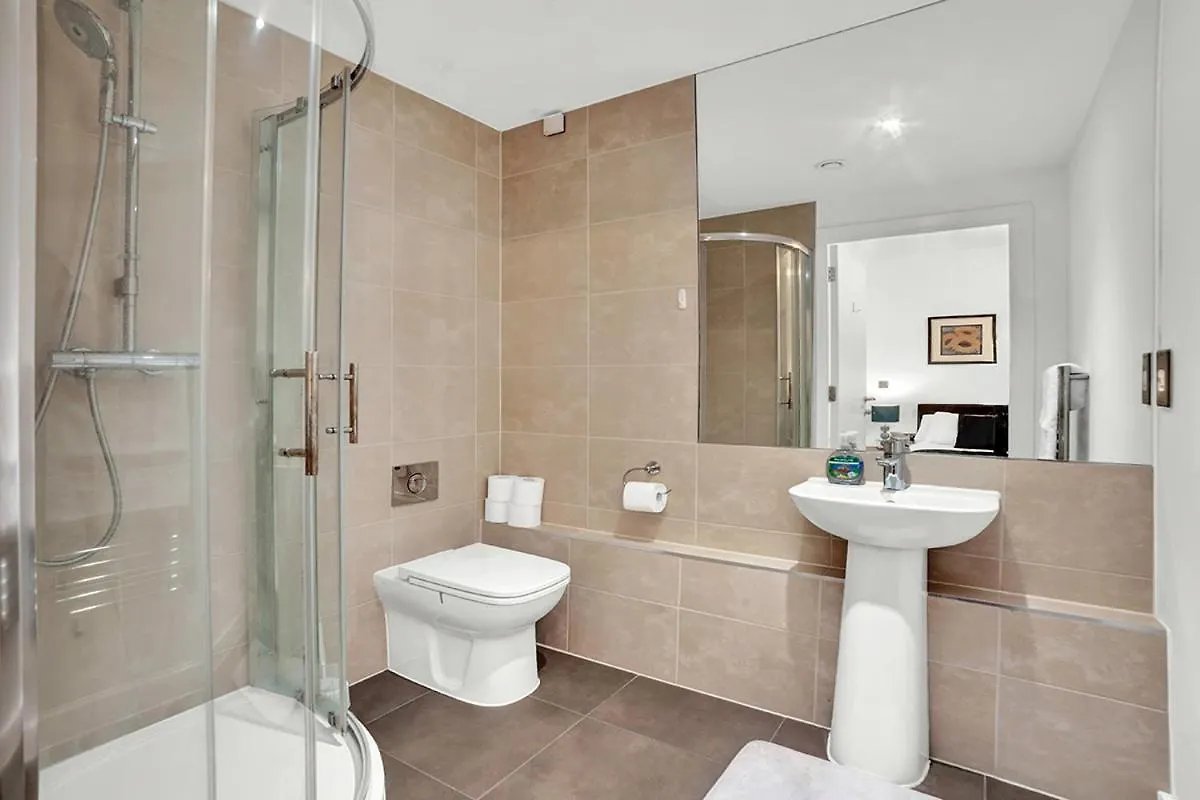 2 Bedroom Apartment In The Heart Of Greater London